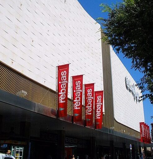 Sevilla renueva la red de abastecimiento bajo la plaza del Duque con una obra coordinada con la movilidad del centro.
