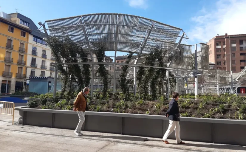 Zaragoza ensaya una nueva generación de plazas monumentales frente al calor